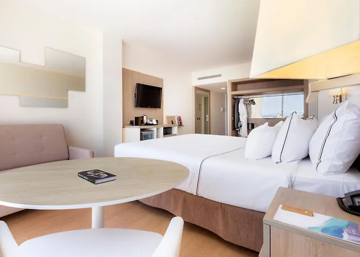 Melia 4* Σίτζες