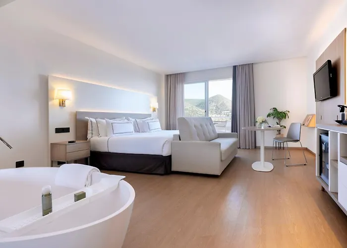 Melia 4* Σίτζες